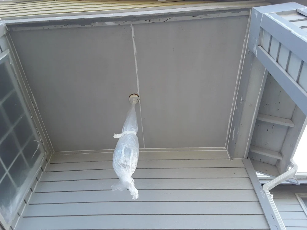 White painted ceiling beams, posts and trim in LLN’s published gallery
