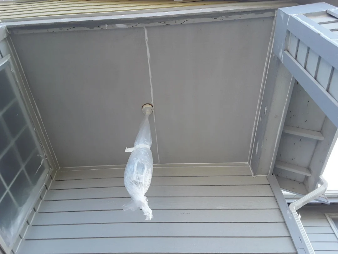 White painted ceiling beams, posts and trim in LLN’s published gallery